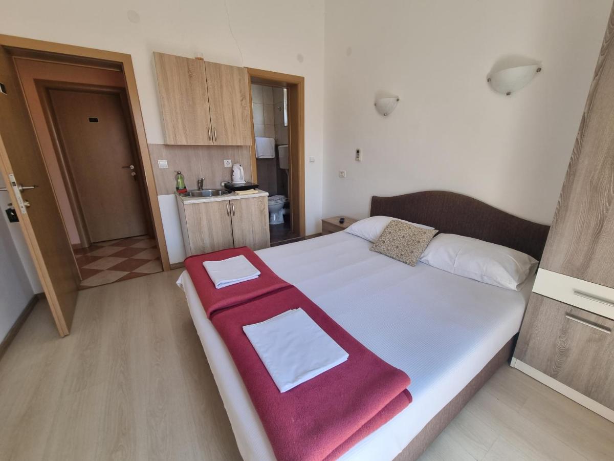 Guest House Damjana Budva Quarto foto